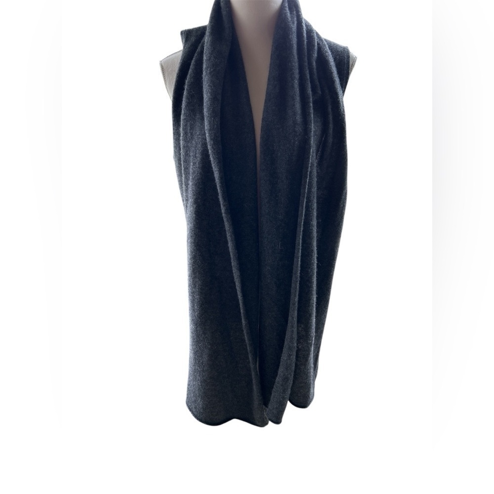 Incashmere Open Sleeveless Cardigan